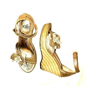 Sofft wedge sandle size 6